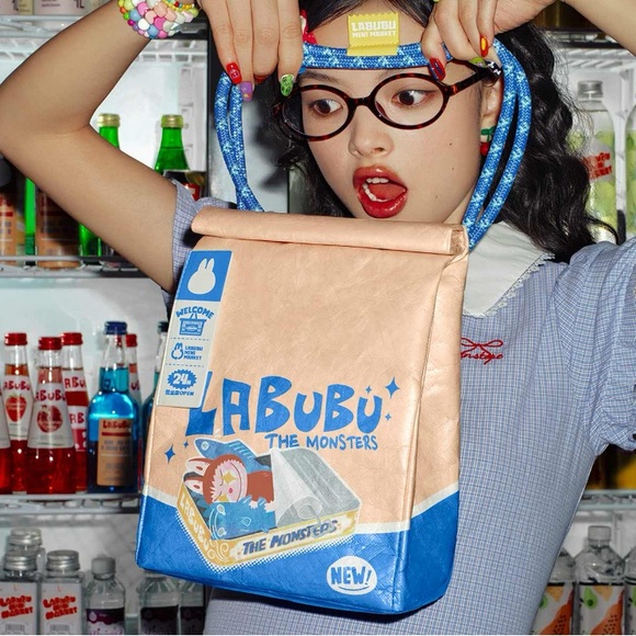 Pop Mart Labubu The Monsters Wacky Mart Series Messenger Bag Authentic - Picture 3 of 11